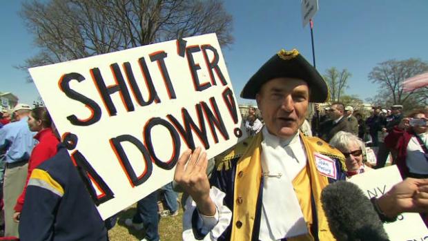Tea Party Visits Occupy Philadelphia (video) 