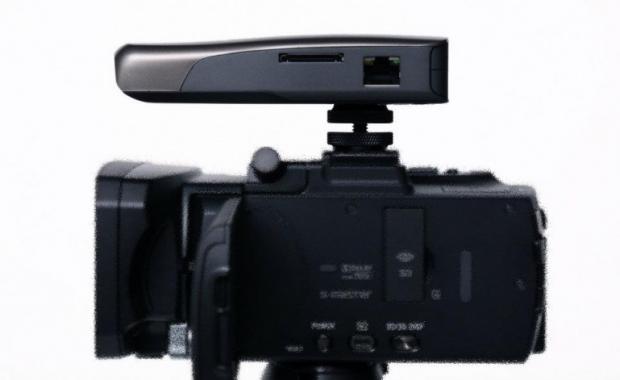 Camcorder device allows for live, computer-free video streaming