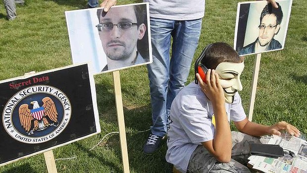 German Lawmakers Offer Edward Snowden Conditional Asylum (VIDEO)