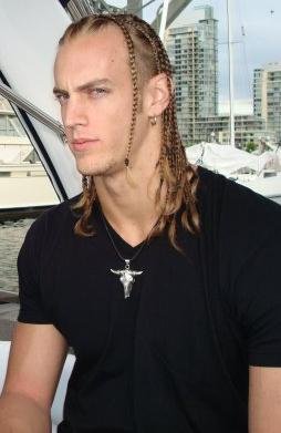 Caught in the System, Ex-Hacker Is Stalked by His Past