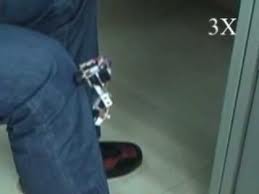 Wrinkle-traveling Clothbot makes its IEEE debut 