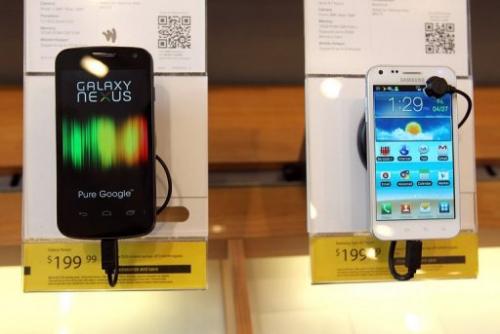 Apple wins block of Samsung smartphone sales in US